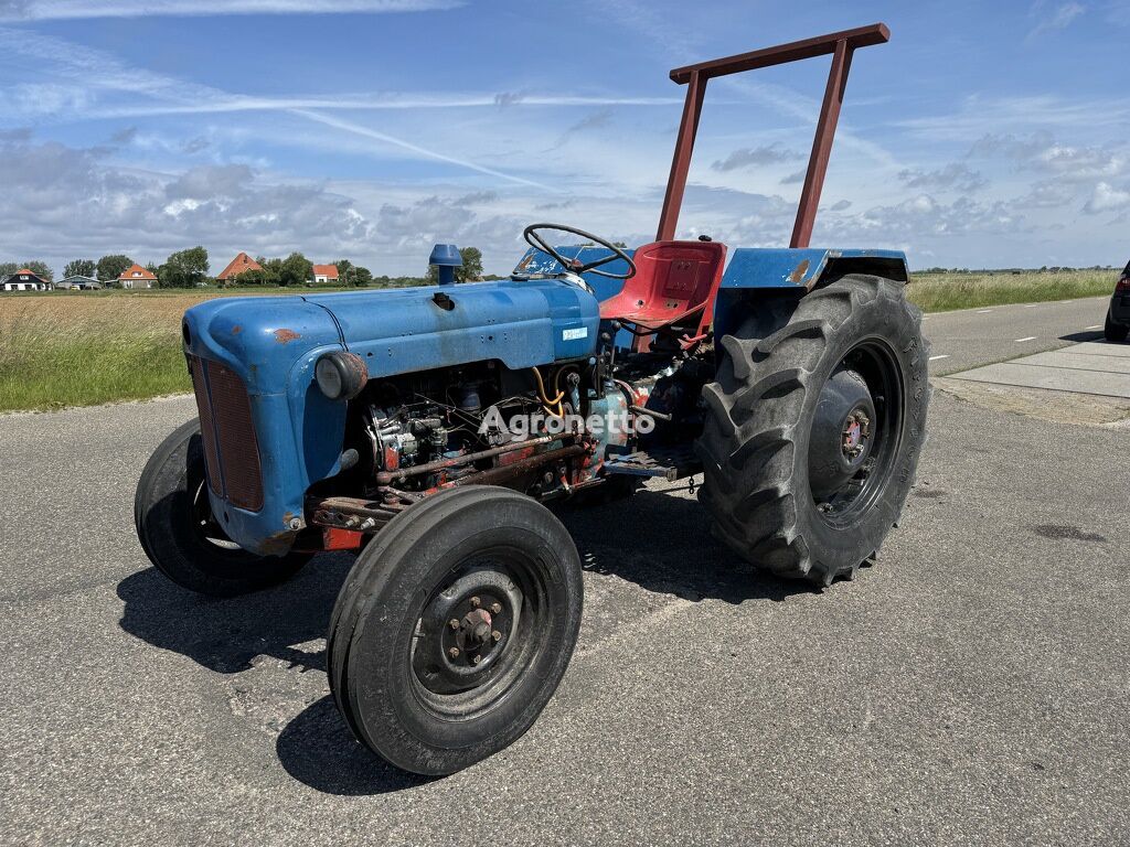 Ford Dexta tractor de ruedas