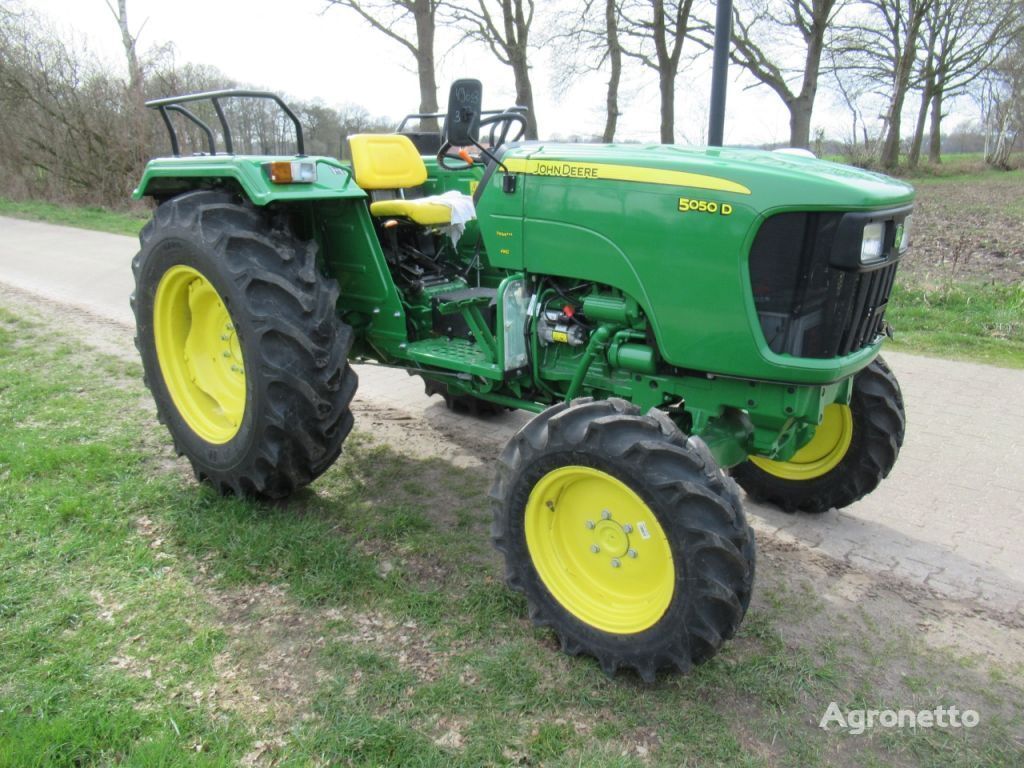 John Deere 5050 D  tractor de ruedas