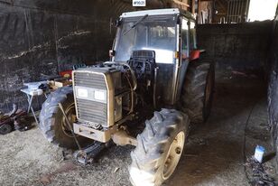 Massey Ferguson 375 tractor de ruedas