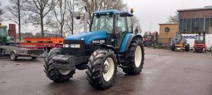 New Holland 8160 tractor de ruedas